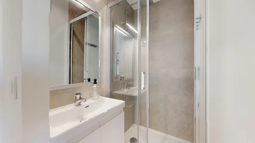 Private room at 99 Boulevard Sakakini, image 18 of 21