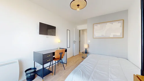 Private room at 99 Boulevard Sakakini, image 19 of 21