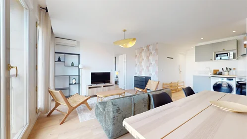 Private room at 99 Boulevard Sakakini, image 4 of 21