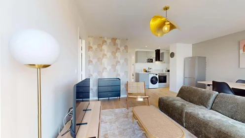 Chambre privée à 99 Bd Sakakini, 13005 Marseille, France, image 15 de 20