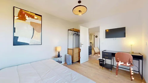 Chambre privée à 99 Bd Sakakini, 13005 Marseille, France, image 6 de 20