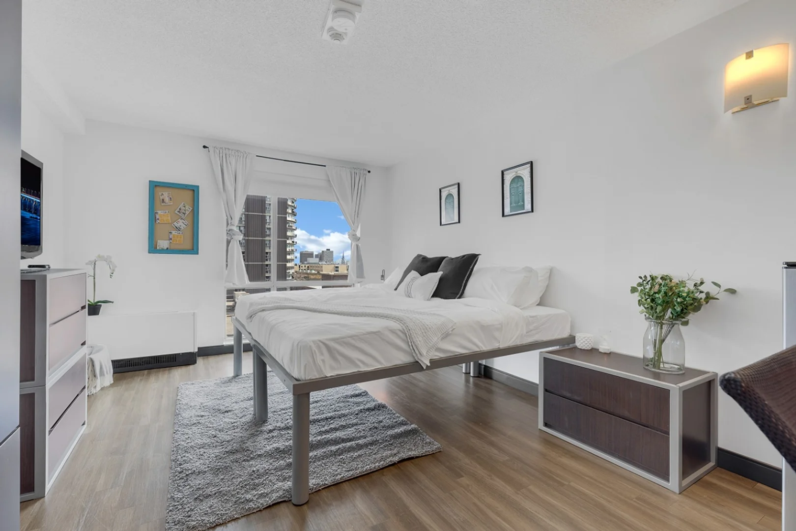 Budget-friendly student room close to campus in 