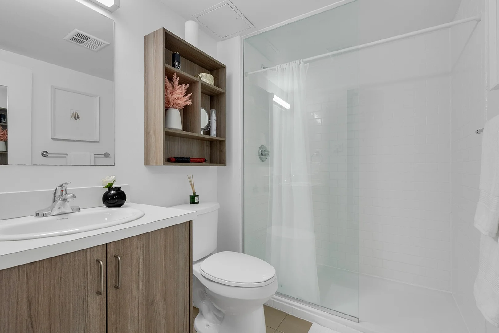 Economical student room with convenient location in 