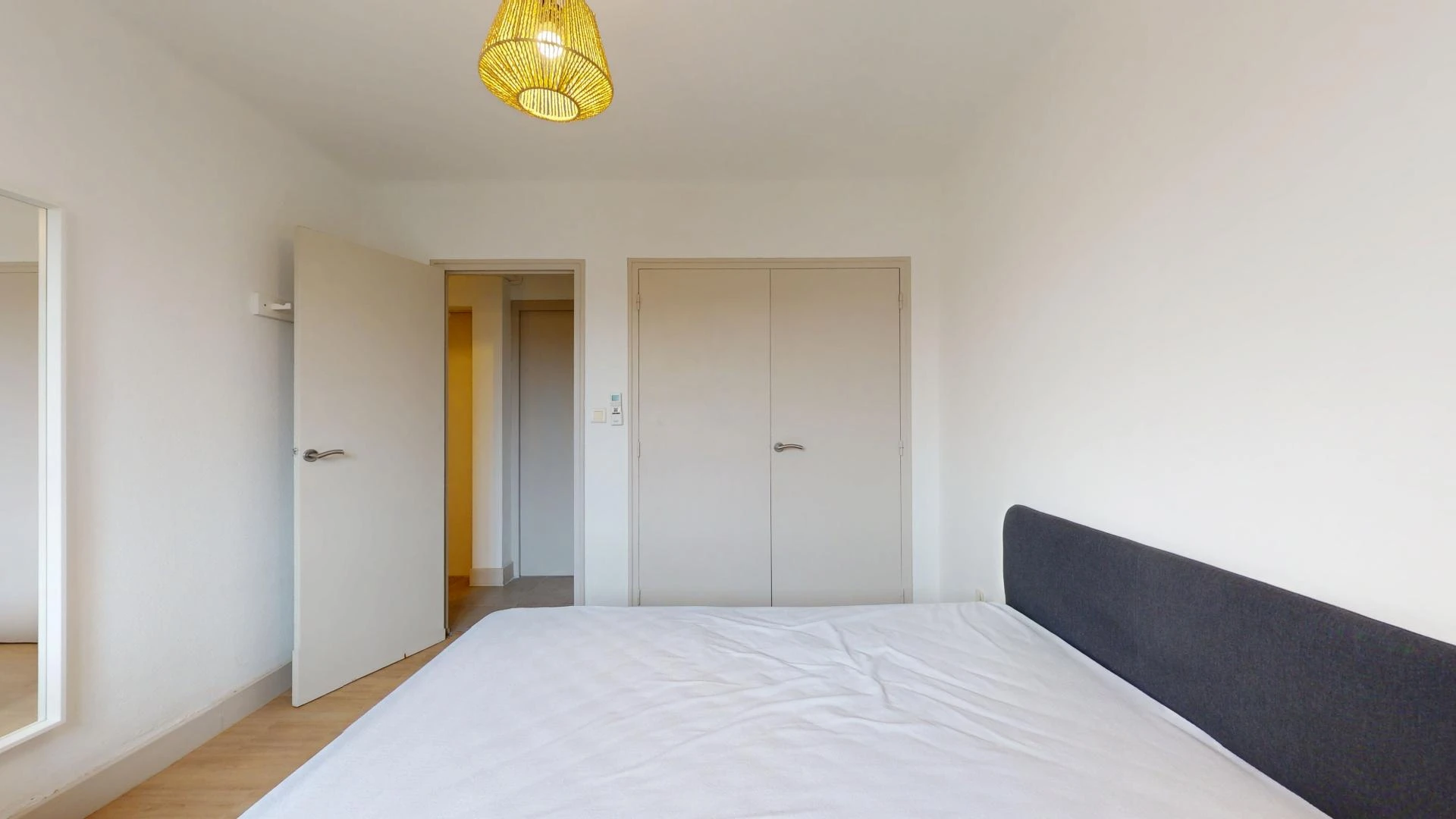 Habitación en apartamento estudiantil en alquiler en , completamente amueblado