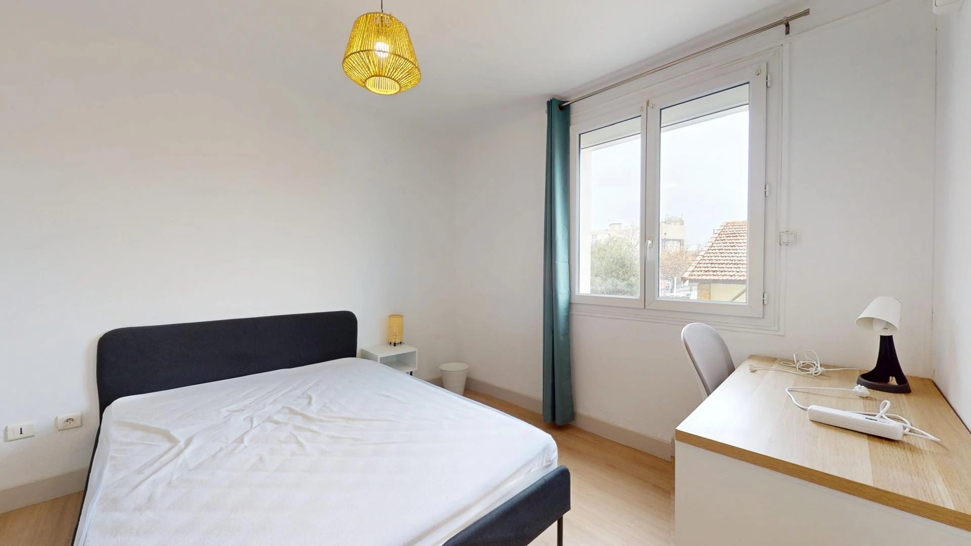 Habitación en apartamento estudiantil en alquiler en , completamente amueblado