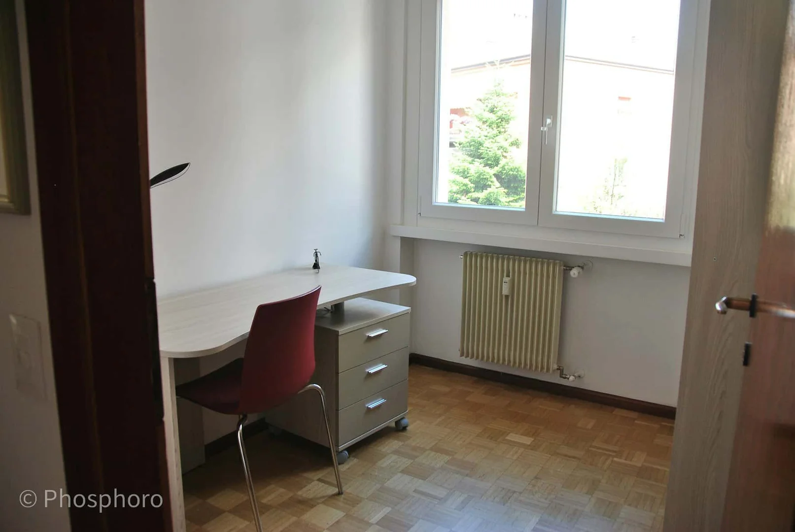 Economical student room with convenient location in