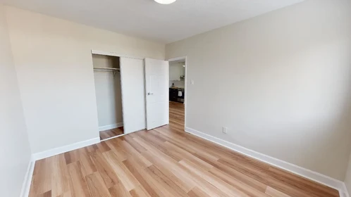 Logement entier en résidence à 348 Zephyr Ave, Ottawa, ON K2B 6A1, Canada, image 4 de 15