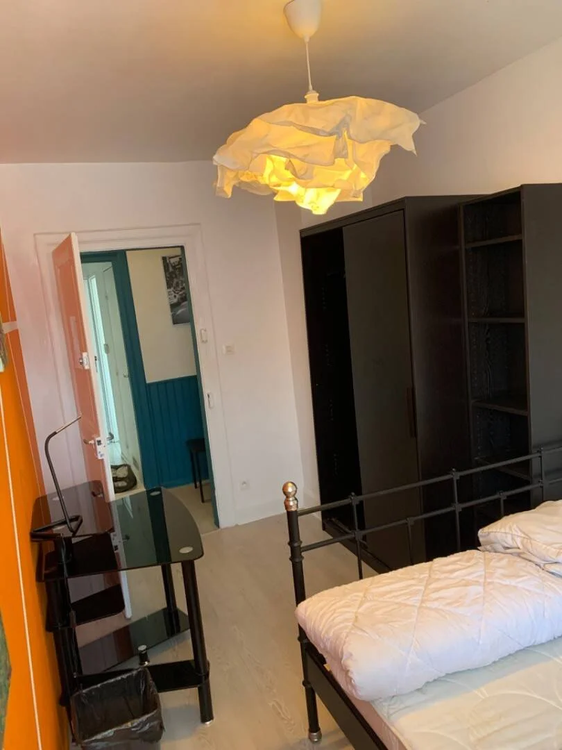 Chambre d'étudiant bon marché à proximité du campus dans 