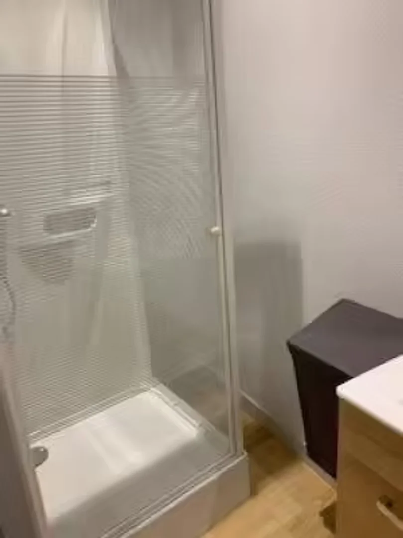 Camera per studenti economica con posizione comoda a 