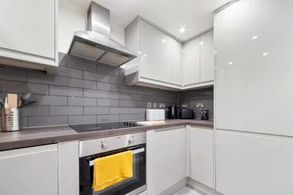Logement entier à Burleys Way, image 13 de 18
