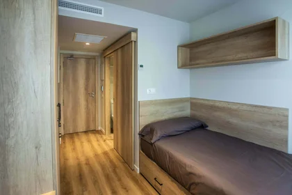 Private room at Gabriel Aresti Hiribidea, Otxarkoaga - Txurdinaga, 48004 Bilbao, Bizkaia, Spain, image 1 of 10