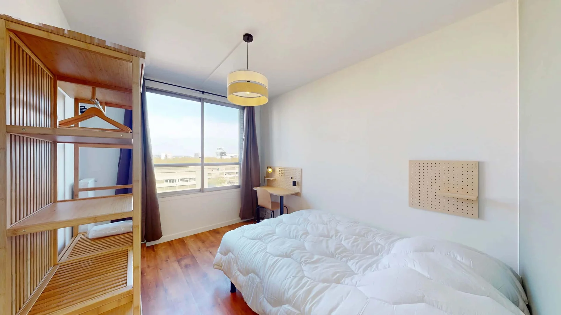 Cozy room for students available in