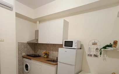 'de modern olanaklara sahip öğrenci dostu oda