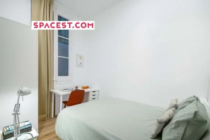 Privatzimmer in der Carrer del Rosselló, 220, Eixample, 08008 Barcelona, Spagna, bild 1 von 15