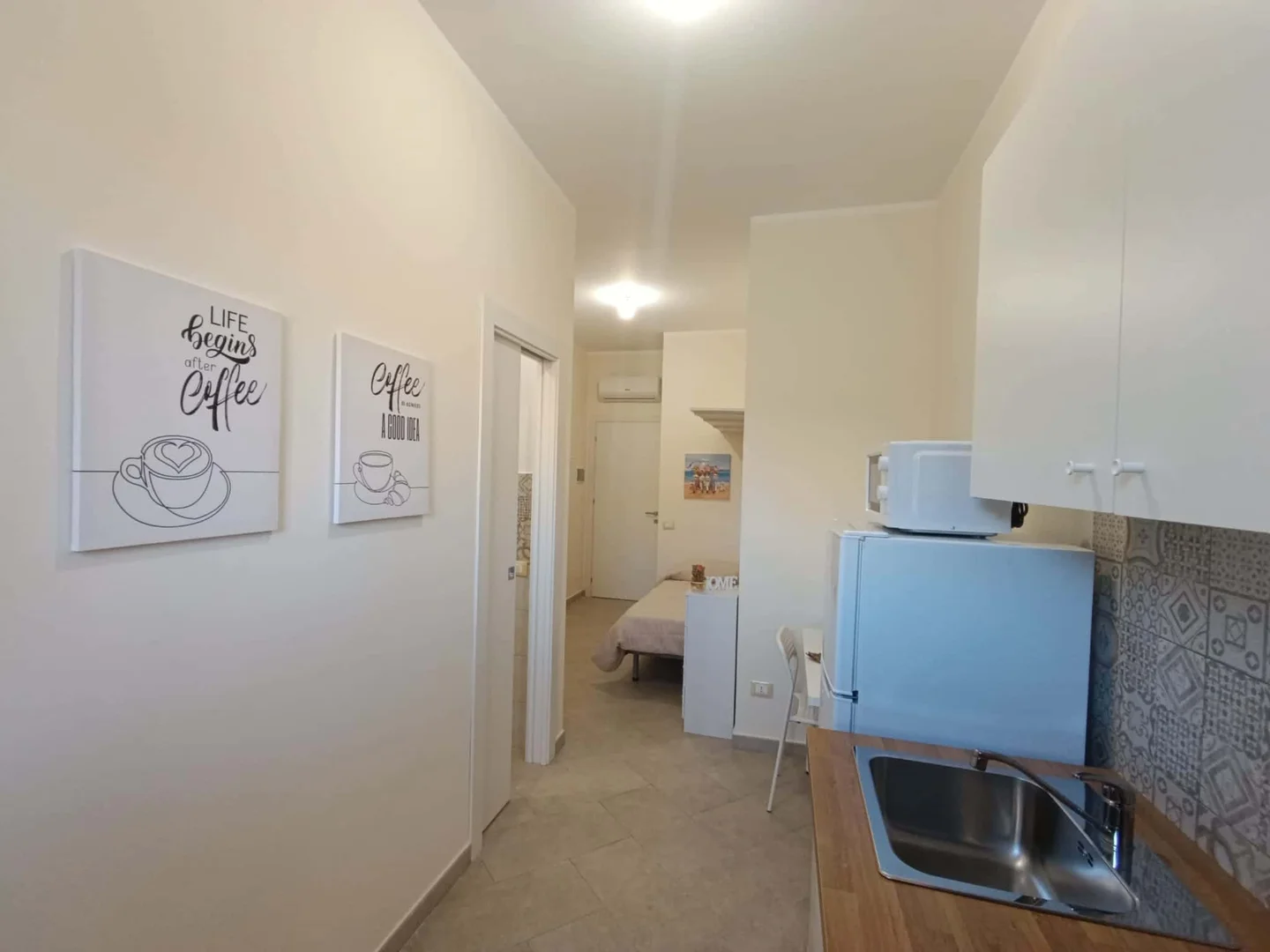 Quarto amigo do estudante em  com comodidades modernas