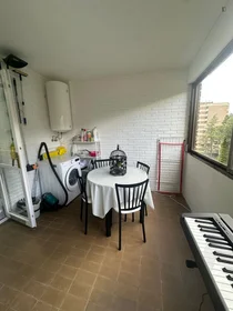Private room at Paseo de Colonia, image 17 of 18