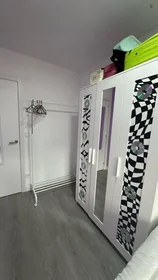 Private room at Paseo de Colonia, image 3 of 18