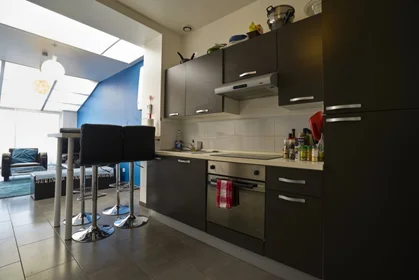 Quarto privado em 76 rue du XXème siecle, imagem 17 de 23