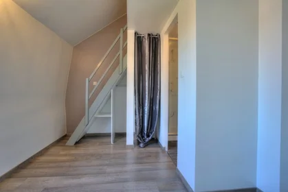 Quarto privado em 76 rue du XXème siecle, imagem 22 de 23