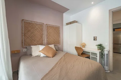 Quarto privado em Ptge. de Paca Soler, 08028 Barcelona, España, imagem 1 de 20