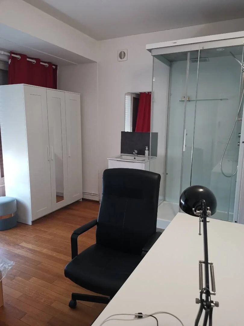 Komfortables und geräumiges Studentenzimmer in 