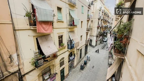 Private room at Carrer de la Lluna, image 6 of 17