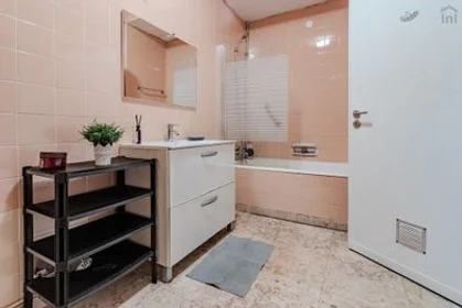 Private room at Cedofeita - Rua de 5, 4º Esquerdo, image 7 of 21