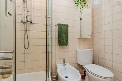 Private room at Cedofeita - Rua de 5, 4º Esquerdo, image 8 of 20
