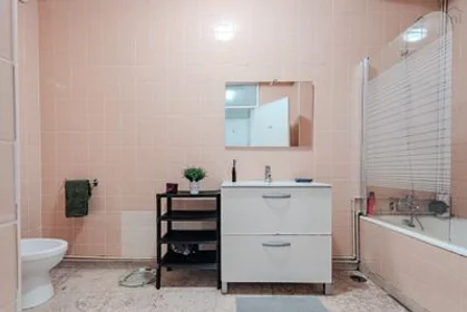 Private room at Cedofeita - Rua de 5, 4º Esquerdo, image 6 of 25