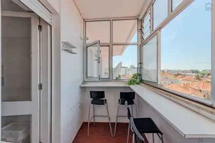 Private room at Cedofeita - Rua de 5, 4º Esquerdo, image 12 of 21