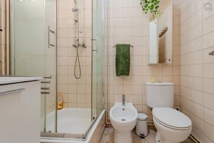 Private room at Cedofeita - Rua de 5, 4º Esquerdo, image 9 of 21