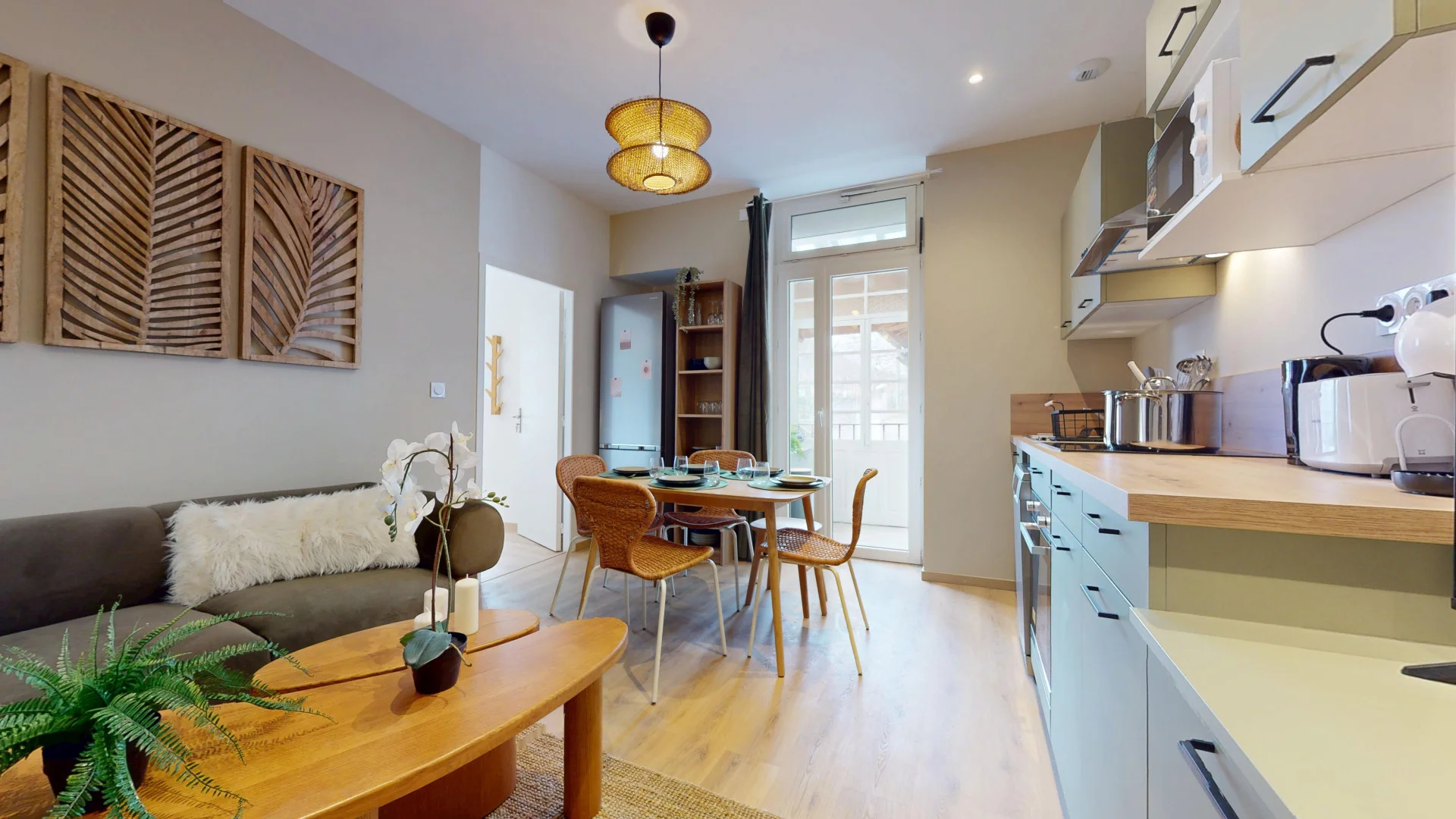 Room for rent in student apartment in , fully furnished