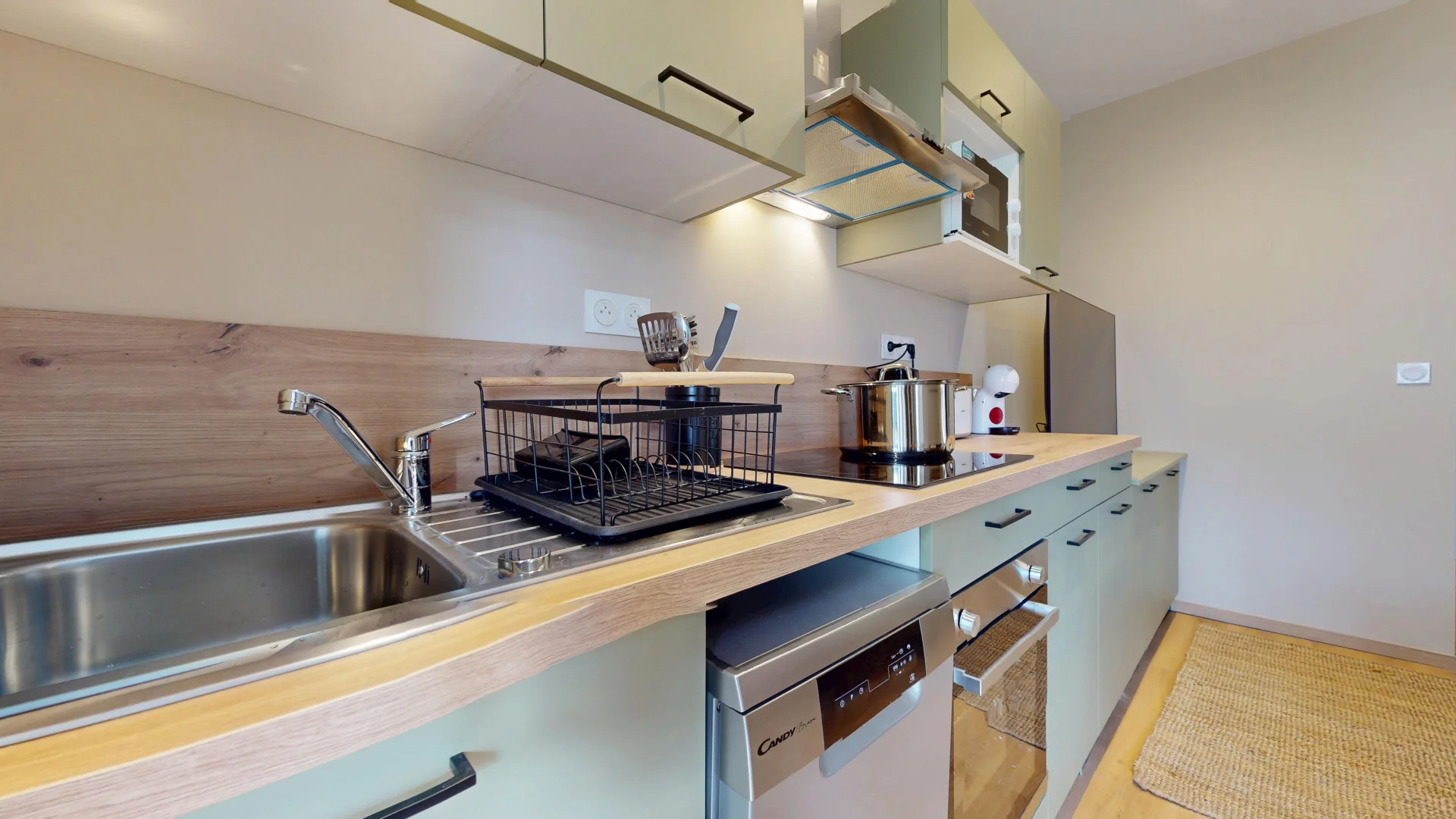 Bright and airy student room with easy university access in