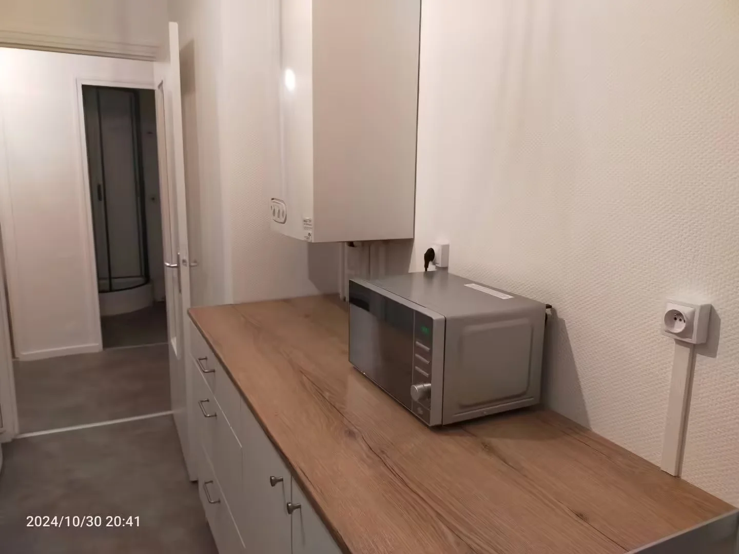 Habitación estudiantil amplia y cómoda en 