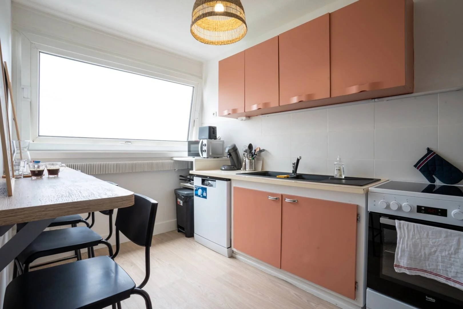 'de öğrenci dairesinde, tamamen mobilyalı kiralık oda