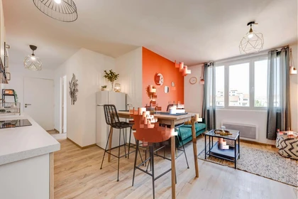 Habitación privada en 5 Rue Charles Montaland, 69100 Villeurbanne, France, imagen 12 de 13