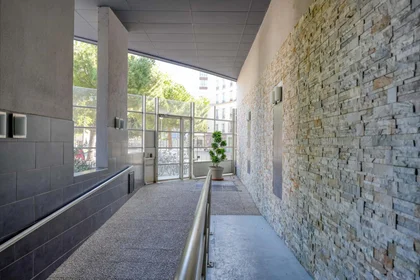 Privatzimmer in der 61 Pl. de la Réunion, 75020 Paris, France, bild 3 von 14