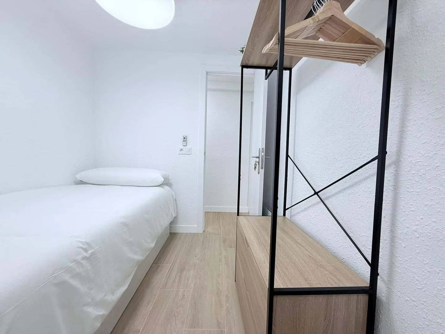 Habitación acogedora para estudiantes disponible en 