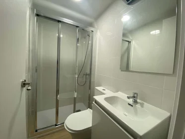 Stanza privata in Calle de, C. Francisco Ordónez, 5, Villaverde, 28021 Madrid, Spain, immagine 13 di 17