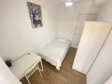 Stanza privata in Calle de, C. Francisco Ordónez, 5, Villaverde, 28021 Madrid, Spain, immagine 5 di 17