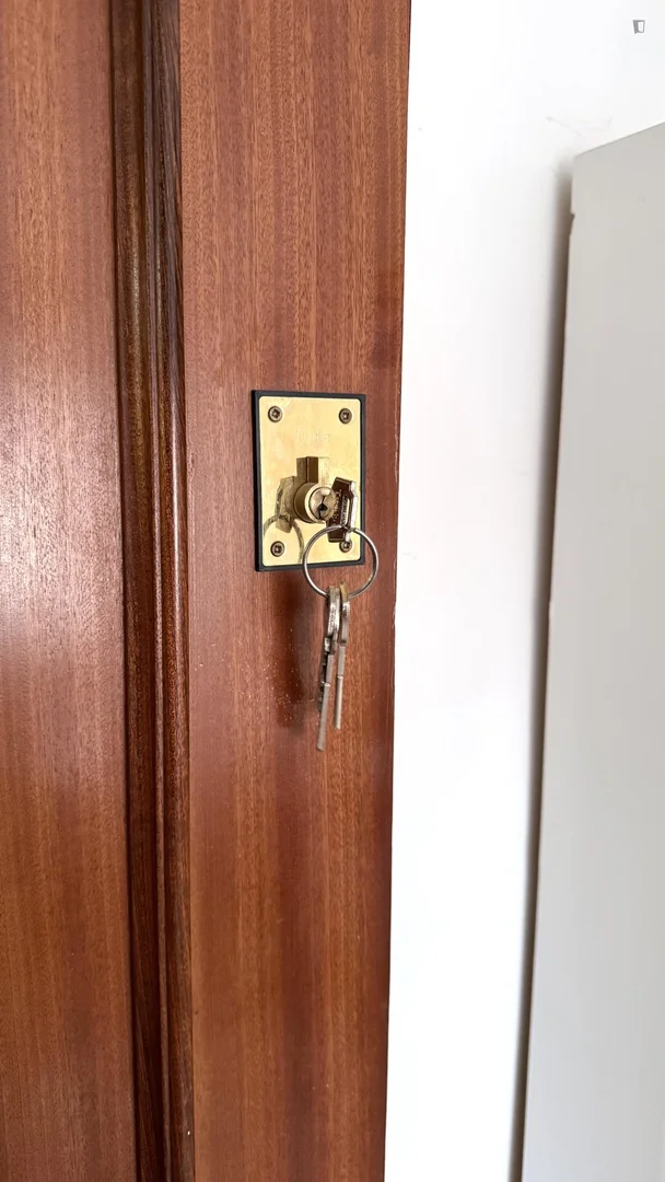 Chambre d'étudiant à avec espace d'étude et installations communes
