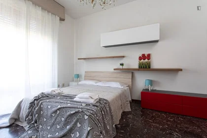 Stanza privata in Via Stalingrado, immagine 2 di 19