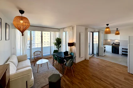 私人房间 在住宅内 在 33 bis Rue du Landy, 16的图像3