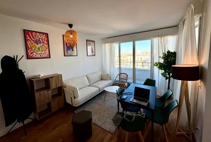 私人房间 在住宅内 在 33 bis Rue du Landy, 16的图像4