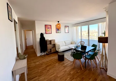 私人房间 在住宅内 在 33 bis Rue du Landy, 16的图像8