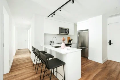 Alojamiento entero en residencia en 1680 Av. Lincoln, Montréal, QC H3H 1G9, Canada, imagen 13 de 31