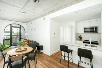 Alojamiento entero en residencia en 1680 Av. Lincoln, Montréal, QC H3H 1G9, Canada, imagen 16 de 31