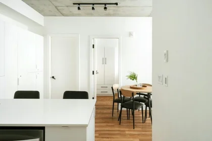 Alojamiento entero en residencia en 1680 Av. Lincoln, Montréal, QC H3H 1G9, Canada, imagen 17 de 31