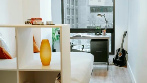 Alojamiento entero en residencia en 1680 Av. Lincoln, Montréal, QC H3H 1G9, Canada, imagen 20 de 31
