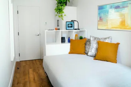 Alojamiento entero en residencia en 1680 Av. Lincoln, Montréal, QC H3H 1G9, Canada, imagen 19 de 31